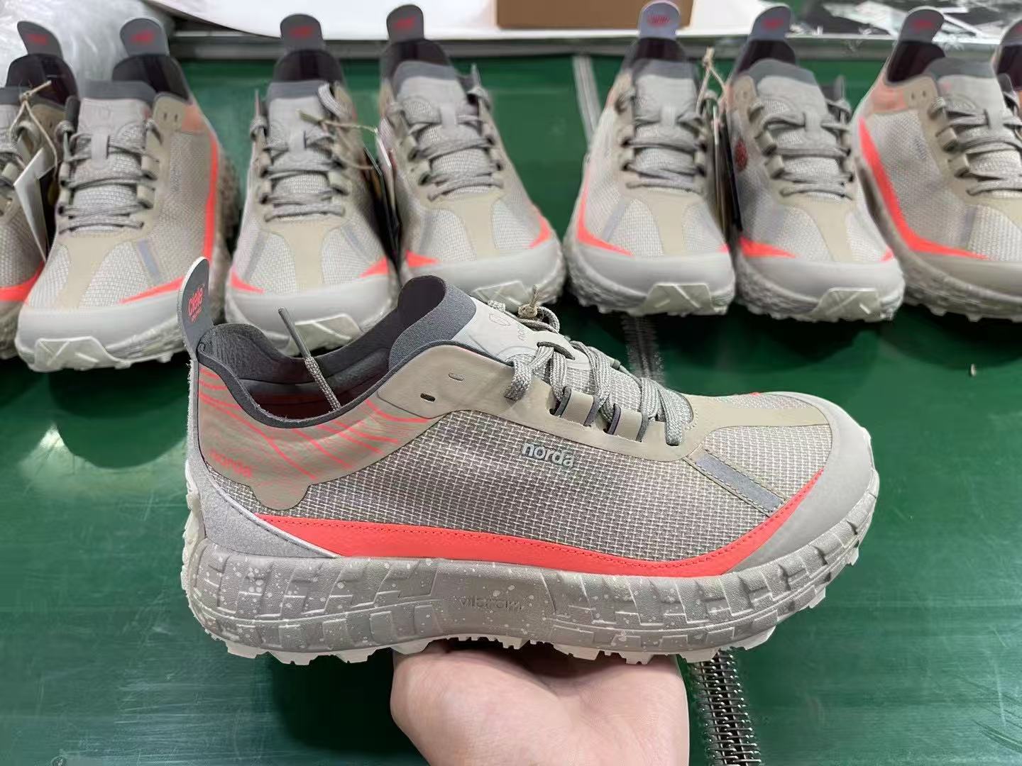 Norda 001 zapatos de montaña para hombres y mujeres, zapatos de carrera bajos, zapatos de senderismo
