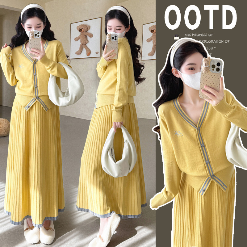 Maternity Wear 2025 Plus Size Long-Sleeved Sweater Cardigan Knitted Pleated Skirt Two-Piece Set Maternity Wear Spring New Style Maternity Wear 2025 Plus Size Long-Sleeved Sweater Cardigan Knitted Pleated Skirt Two-Piece Set Maternity Wear Spring New Style