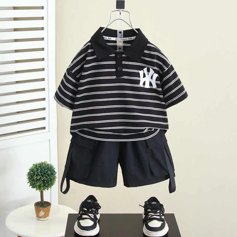 7153 Traje de manga corta con estampado para niños 2025 verano nuevo traje para niños bebé verano polo camisa de dos piezas marea