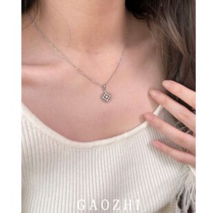 �߼�С���`�ӎ׺��U�յ���Ů�p��С�����s���|�OӋ�����i���