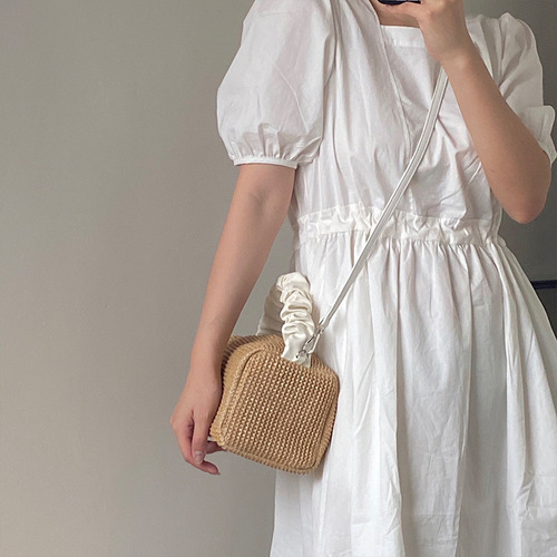 Summer straw bag for women 2024 new style girl retro pleated contrast color portable square bag versatile diagonal cross bag trendy