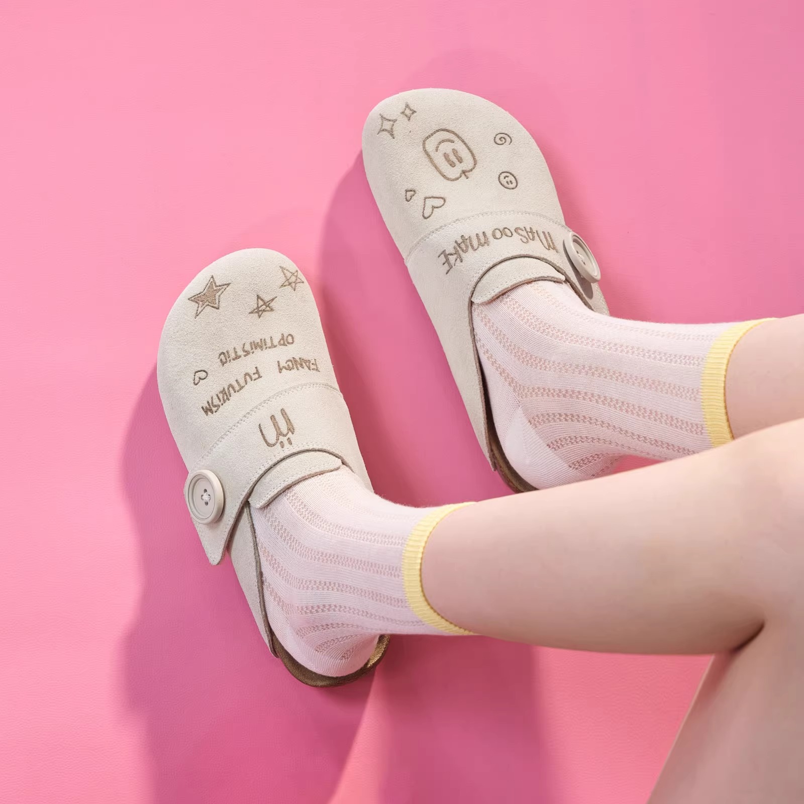 Marsuism 2025 verano nuevas zapatillas perezosas de fondo plano zapatos Birkenjen casuales de todo fósforo ropa exterior Baotou medio remolque