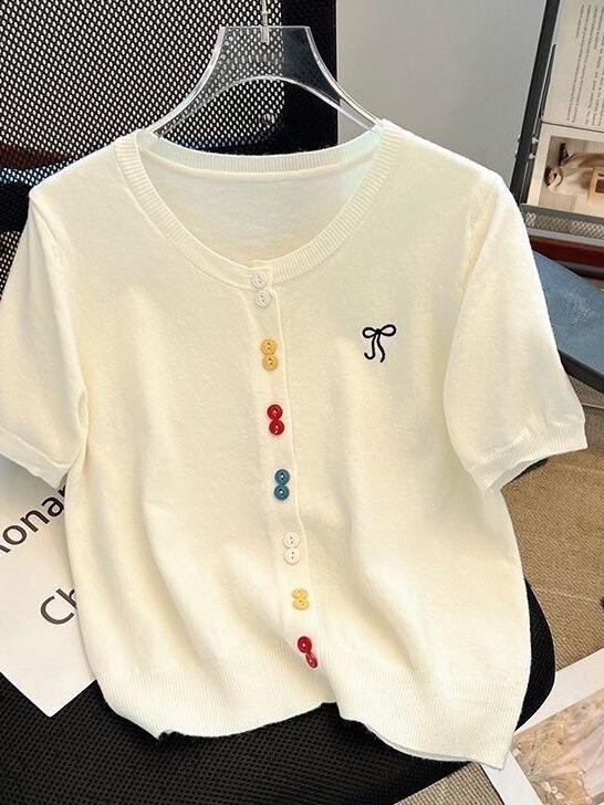 Plus-Size Colorful Button-Up Niche Embroidered Cream-Colored Knit Short-Sleeve Cardigan, Slimming and Versatile Plus-Size Colorful Button-Up Niche Embroidered Cream-Colored Knit Short-Sleeve Cardigan, Slimming and Versatile