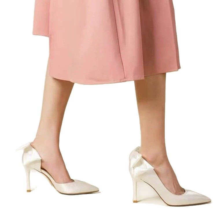 White high-heeled shoes with bow, universal wedding shoes