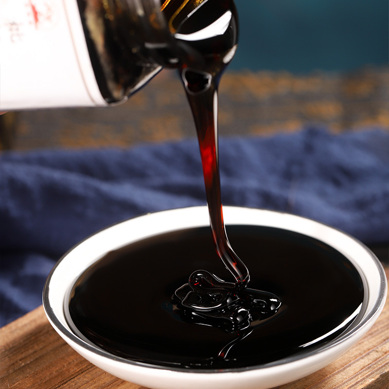 Loquat and Pear Paste, a soothing syrup for children and the elderly, nourishing the throat with a blend of herbs and pears, crafted from Dangshan autumn pears, a health-preserving, nourishing syrup for children.