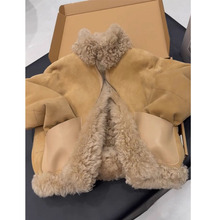 2025新款爆款皮毛一体卡其色立领羊羔绒小香风短款毛毛外套女冬季