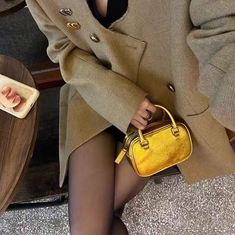 2024 Vår/Sommer Ny, fasjonabel, allsidig, gull- og sølvfarget liten, firkantet crossover-veske med mobiltelefon, trend for dame_voghion.com