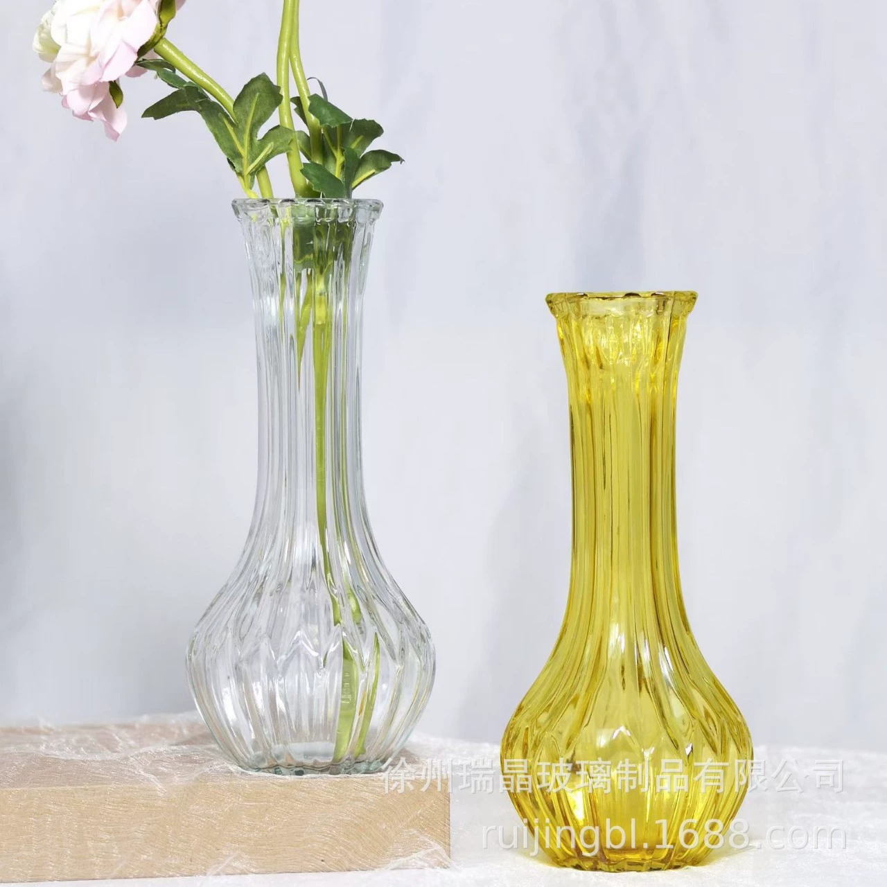 Оптовая продажа небольшая вертикальная стеклянная ваза с прозрачным гидропонным цветком