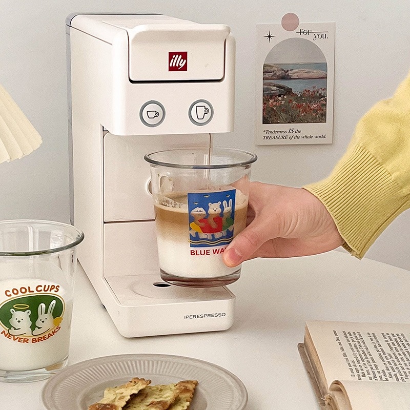 Minimalist Glass Mug For Breakfast Coffee And Cold Brew Drinks_voghion.com