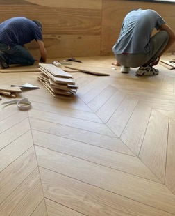 Little Red Book Oak fish bone stitching herringbone solid wood composite floor household Japanese simple new three-layer factory direct sales