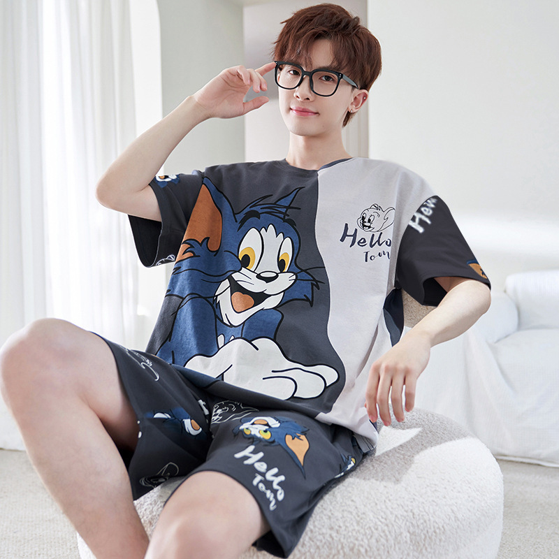 332 톰 캣