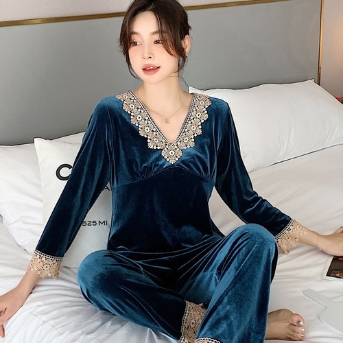 White pajamas for women in autumn and winter Korean style gold velvet sweet large size V-neck thick coral velvet spring and autumn home wear