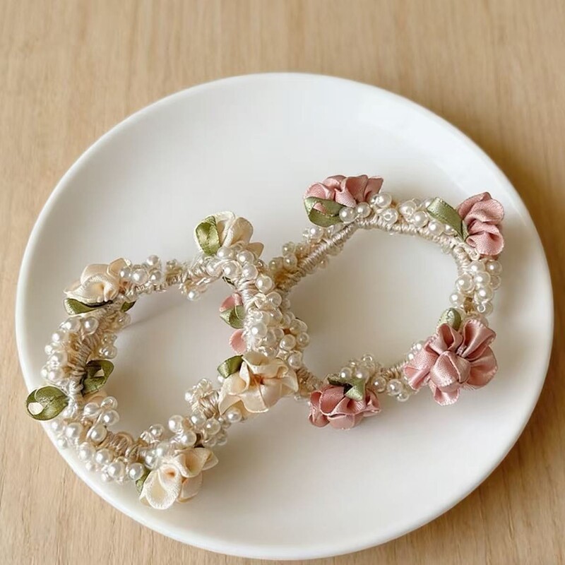 Pearl Hair Tie and Bracelet Dual-Use Exquisite Floral Fairy-Style French Mori Hairband for Women, Suitable for Tying Hair into a Bun, Scrunchie Pearl Hair Tie and Bracelet Dual-Use Exquisite Floral Fairy-Style French Mori Hairband for Women, Suitable for Tying Hair into a Bun, Scrunchie