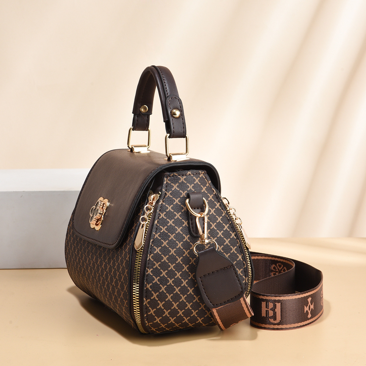 Nuevo bolso de mujer bolso pequeño bolso retrógrado bolso de hombro bolso de textura bolso de mochila simple estilo universal