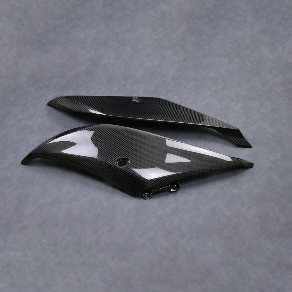 Suitable for new YAMAHA YAMAHA R3 front big side plate carbon fiber shell motorcycle accessories fairing