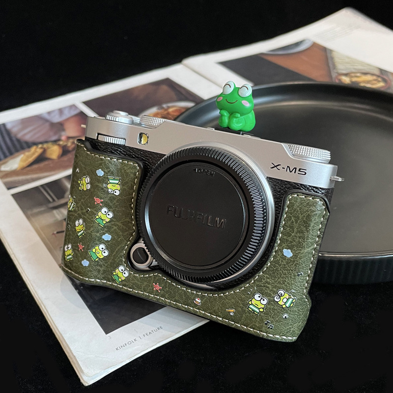 微单反数码相机底座半套XT20卡通小青蛙绿色皮套XM5可取电池ZVE10