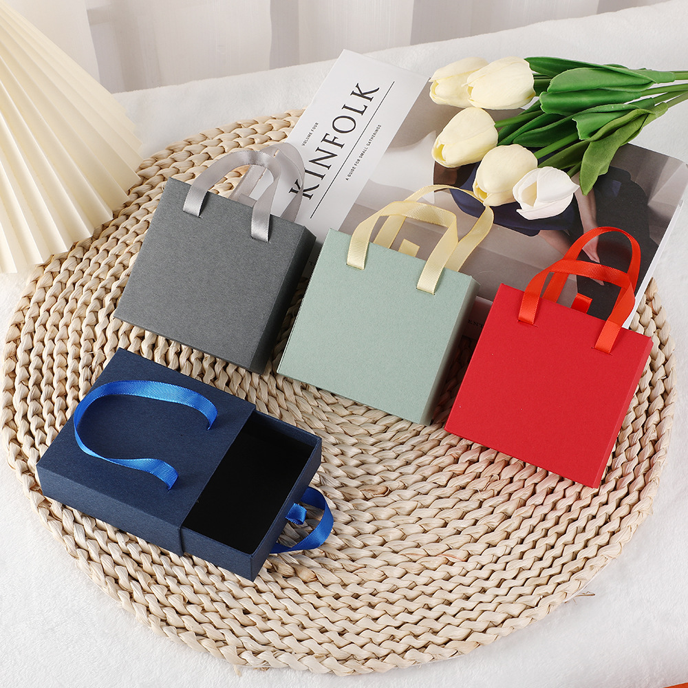 Simple Style Solid Color Paper Jewelry Packaging Bags display picture 1