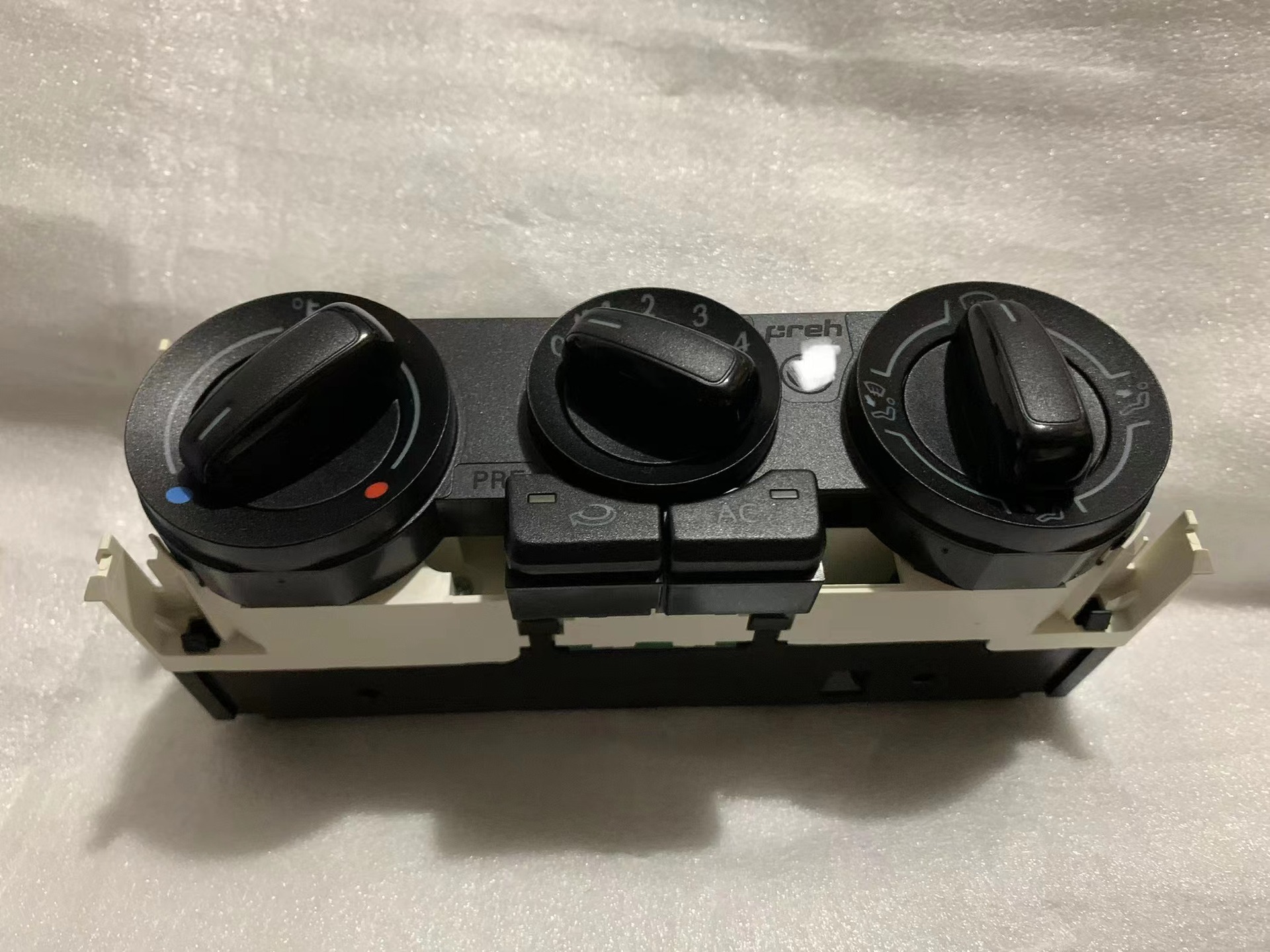 Aplicable a 11-18 Polo aire acondicionado interruptor frío y caliente Phoenix interruptor aire acondicionado ajuste interruptor, 6r0 820 045b