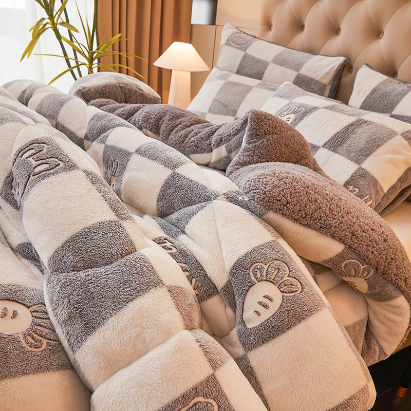 雪のベルベットの保温布団は芯の冬の羊のベルベットの学生寮に厚い綿を入れて牛乳のベルベットの厚い布団に覆われている