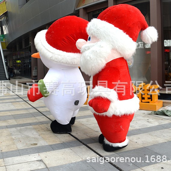 2.6 meters of Santa Claus