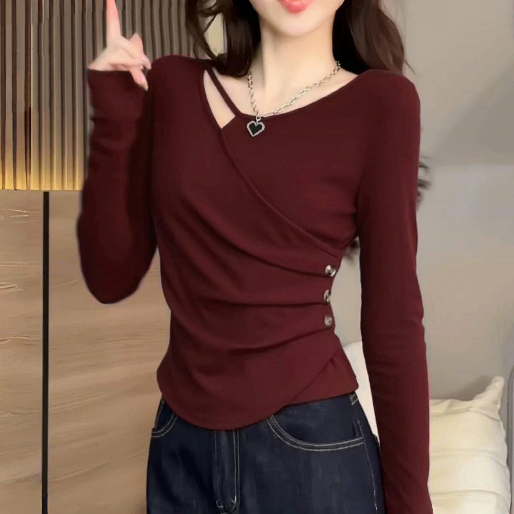 Ранняя весна новая мода украшения пуговицы сплошной цвет талии тонкая топа нерегулярный подол с длинными рукавами футболка