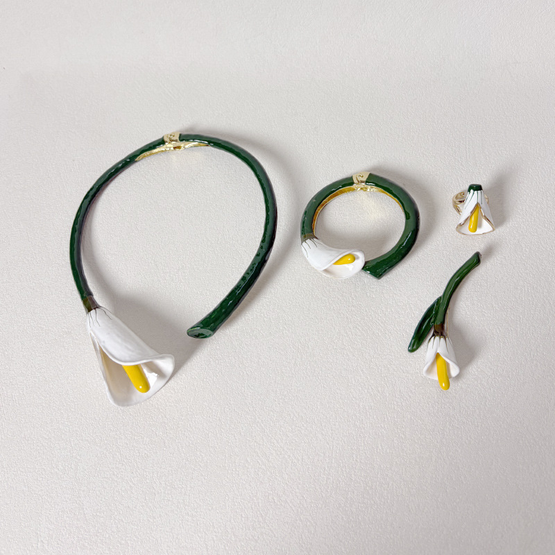European and American vintage niche enamel oil-drip three-dimensional lily of the valley flower brooch, stylish and unique ring, bracelet, and necklace set