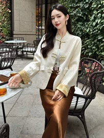 女式马甲;女式衬衫;上衣