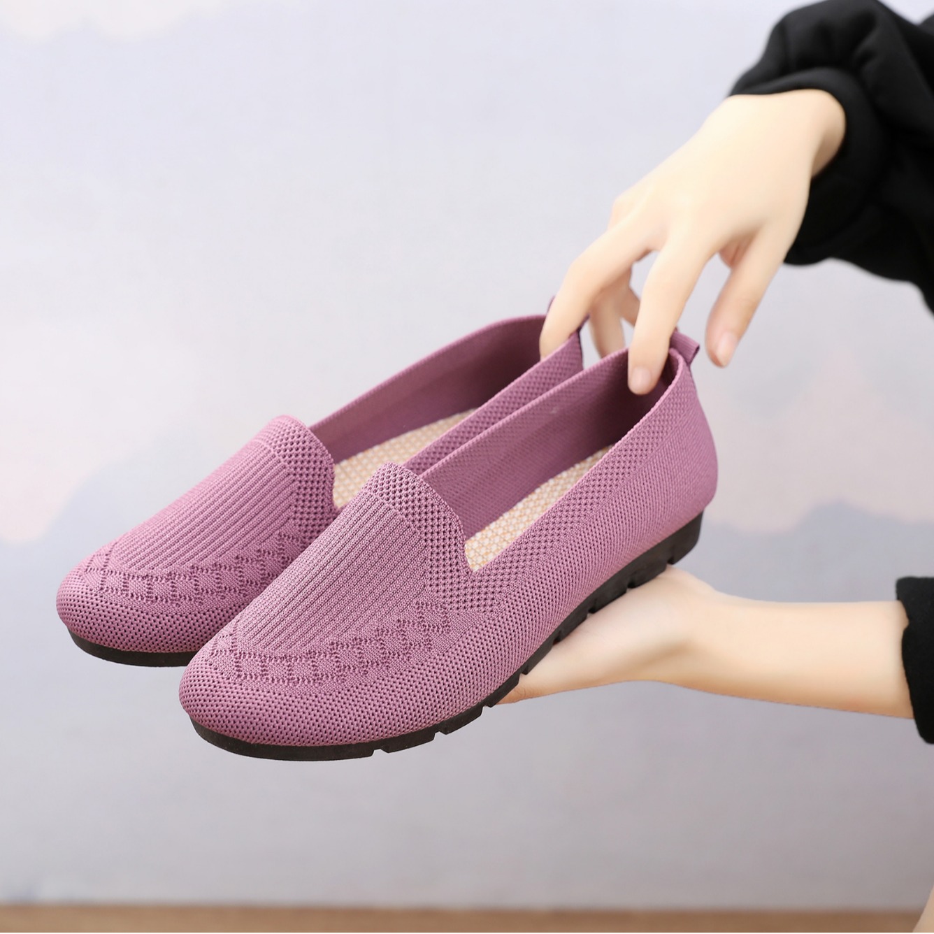 Primavera y verano nuevos zapatos de mujer zapatos de Madre de mediana edad y edad avanzada zapatos de mujer de punto transpirables zapatos casuales de estilo étnico cómodos de fondo suave al por mayor