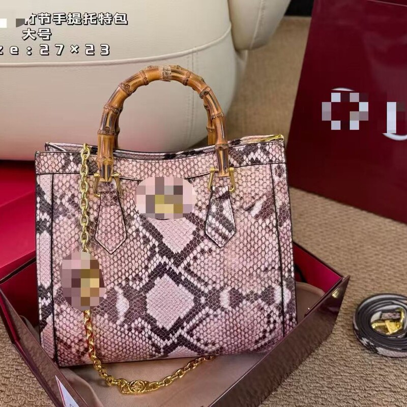 Gucci Bamboo-Pattern Python Print Women's Bag, European and American Retro Niche Design, Versatile Handbag and Crossbody Bag, Monogrammed Shoulder Bag Gucci Bamboo-Pattern Python Print Women's Bag, European and American Retro Niche Design, Versatile Handbag and Crossbody Bag, Monogrammed Shoulder Bag