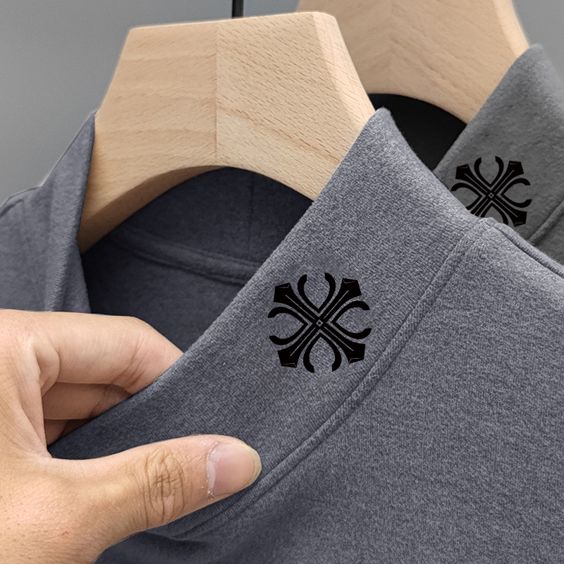 De terciopelo de media cuello alto de manga larga Camiseta de los hombres de Primavera y Otoño 2023 nuevo suéter interior impreso Top bottoming camisa de los hombres