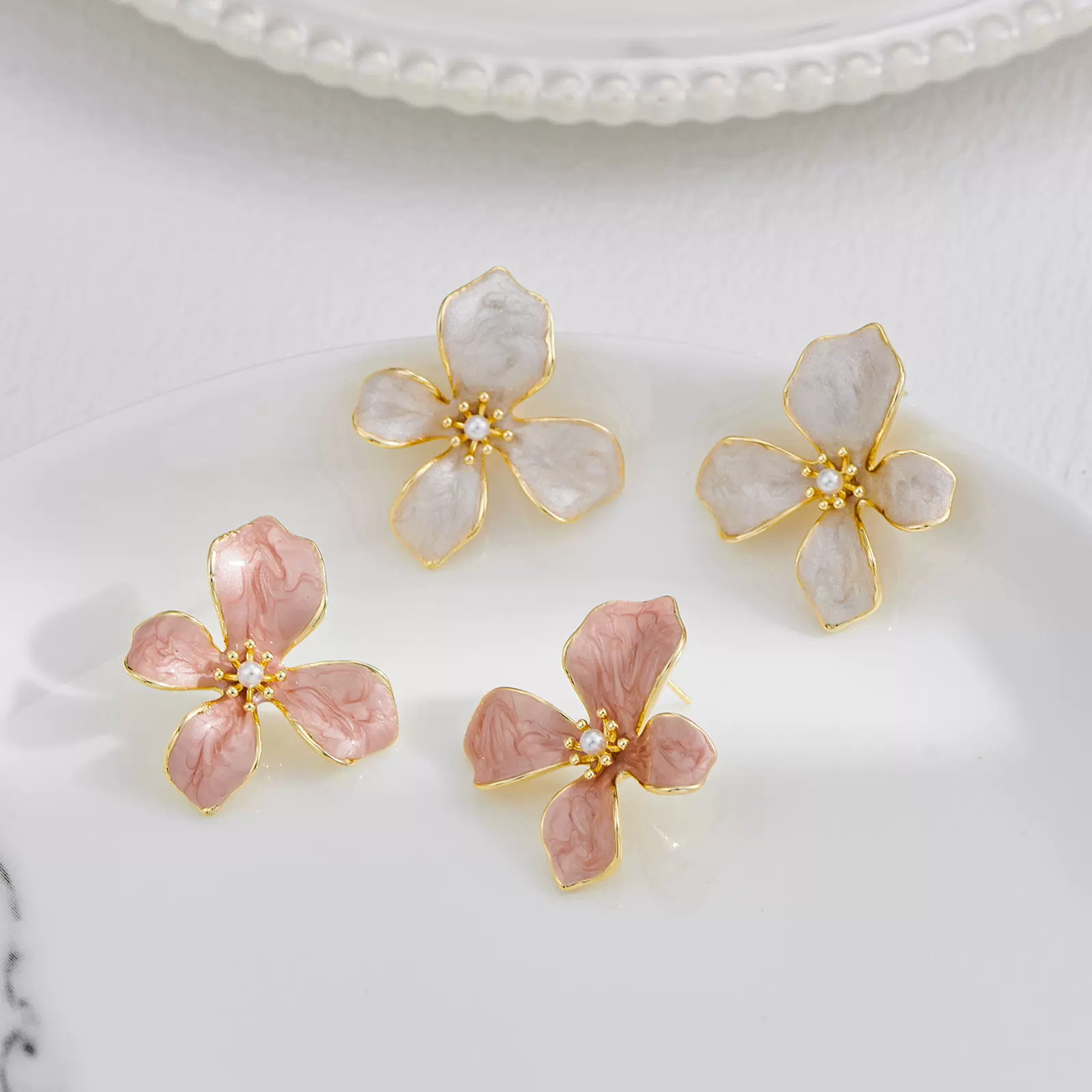 艾妮贝妮紫色四叶花耳钉珠光滴油真金电镀大气时尚个性高级感耳饰