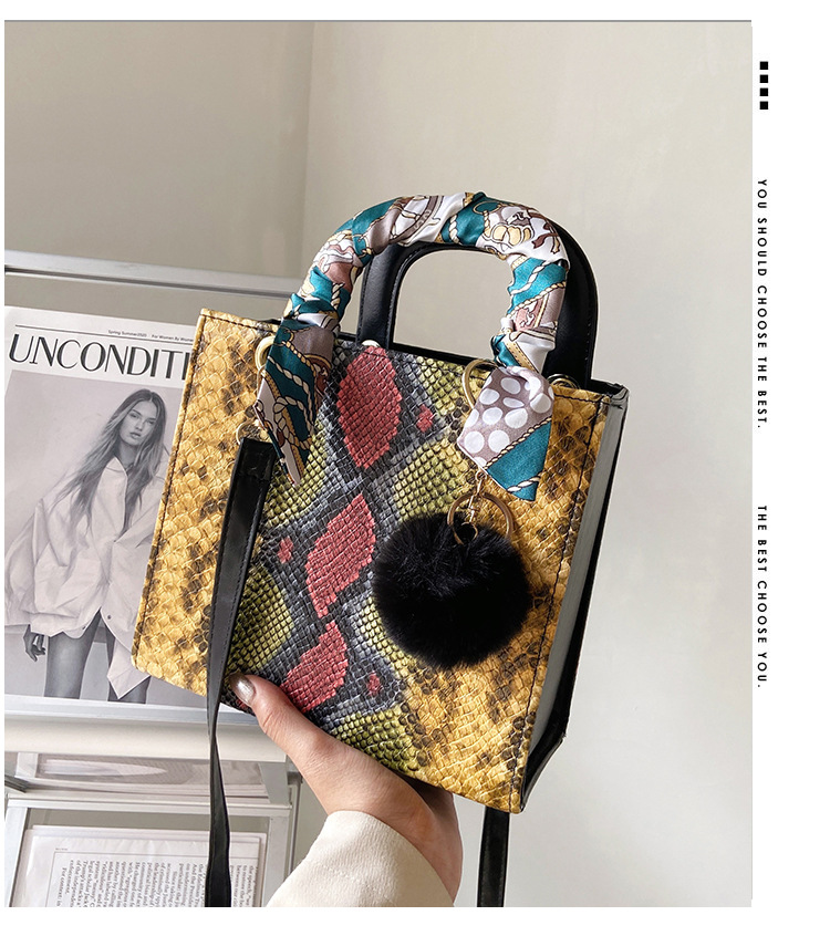 New Fashion Snakeskin Pattern Messenger Small Square Bag Wholesale Nihaojewelry display picture 19