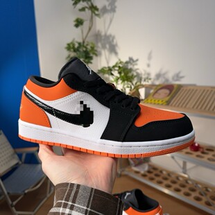 ��ԭ AJ1 Low�͎����eЬ���Һڰױ����{��1��Ů�͹Ű�Ь �羳���l