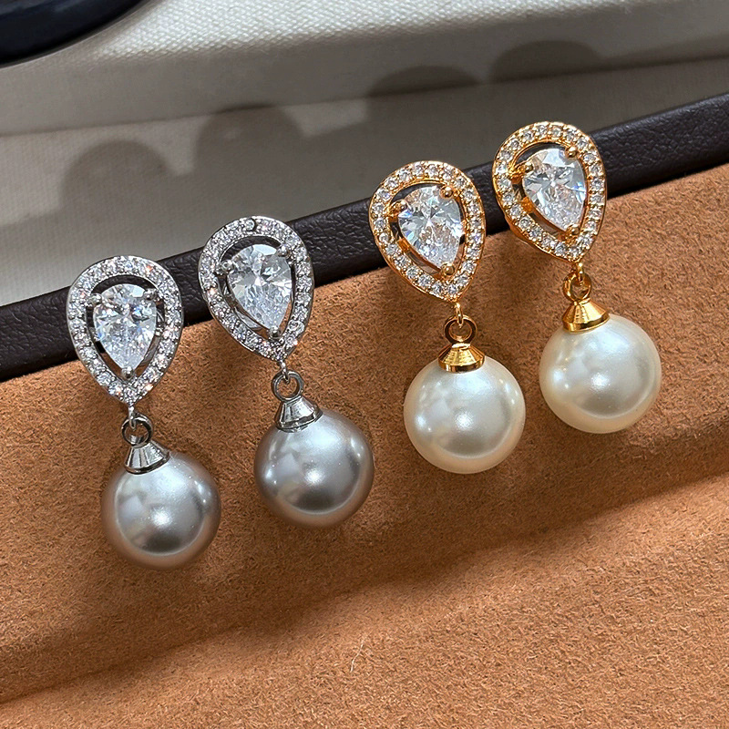 Orecchini a lobo a goccia in argento 925 con zirconi 5a_voghion.com