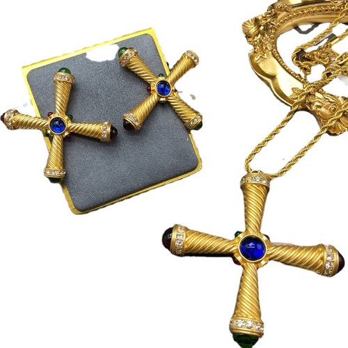 Western Medieval real gold-plated medium-length necklace and earrings inlaid with gemstones, diamonds and glass cross necklace and earrings set