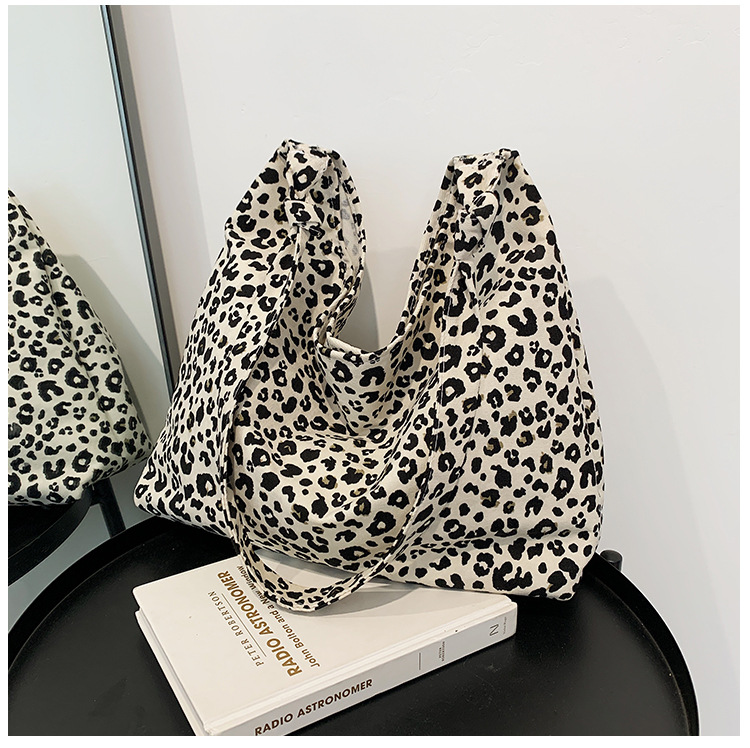 2024 new small leopard print shoulder shopping fashion canvas women's handbag stylish armpit bag_voghion.com
