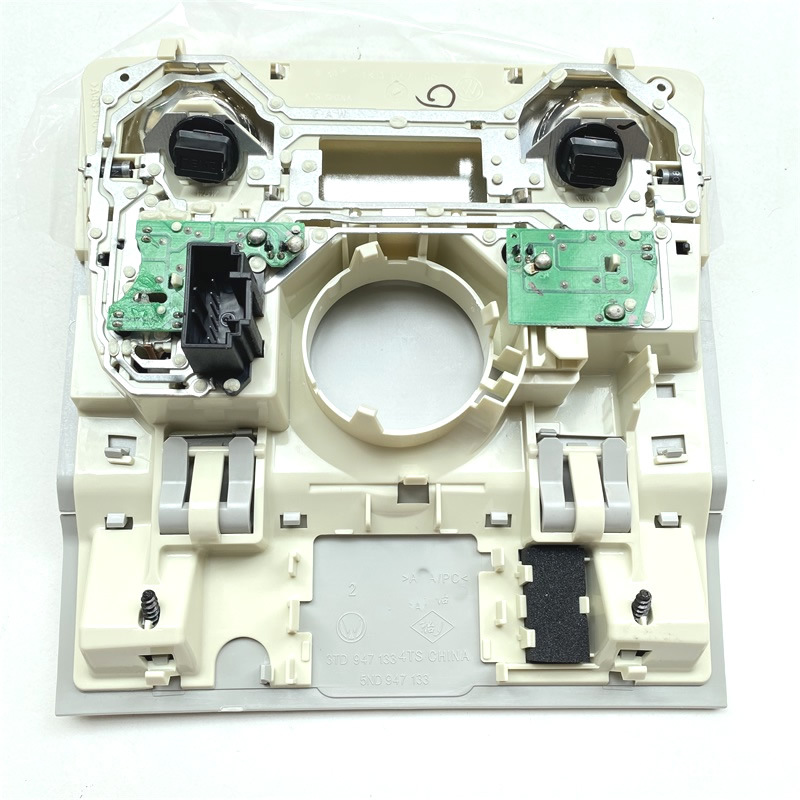New and old Sagitar Magotan golf 6CC Tiguan new PA Hao Rui low with front ceiling light reading light 1KD94715