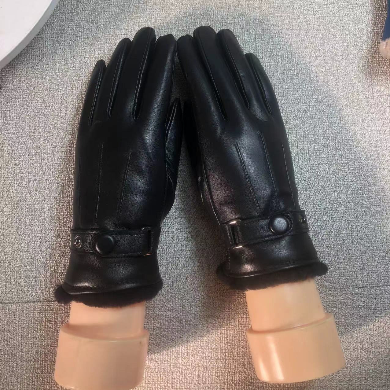 ��Ƥëһ�����׶�����ů�Ӻ�Ůʿ�����ﳵ����������Ƥ��������