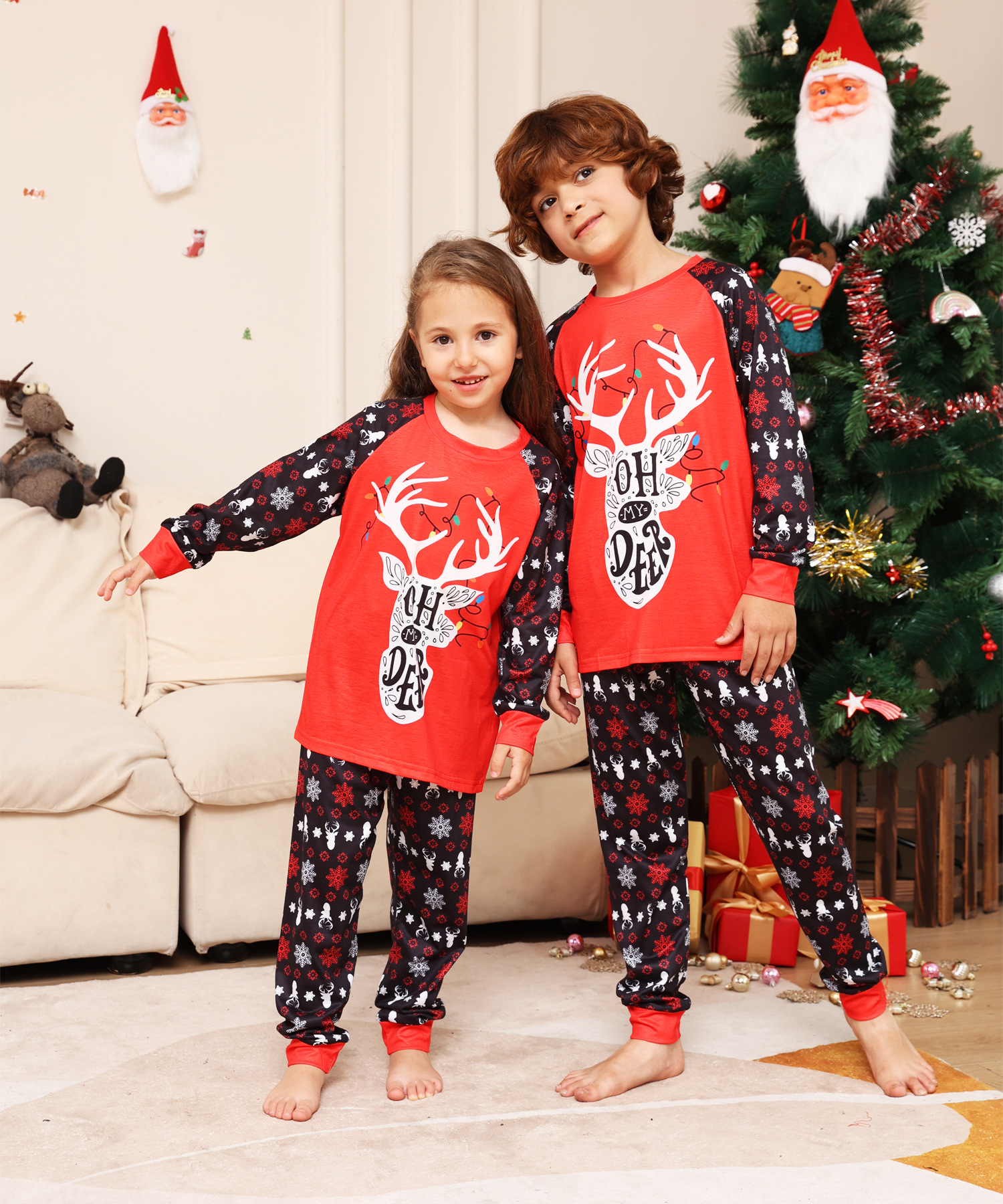 Kerst pyjama set voor het hele gezin met rendier kerstprint_voghion.com