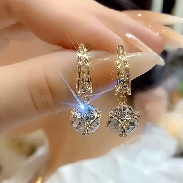 Exquisite Super Flash Zircon Diamond Ball Ear Buckle Full Diamond Light Luxury High-end Ear Earrings Women's Elegant All-match Niche Simple Earrings