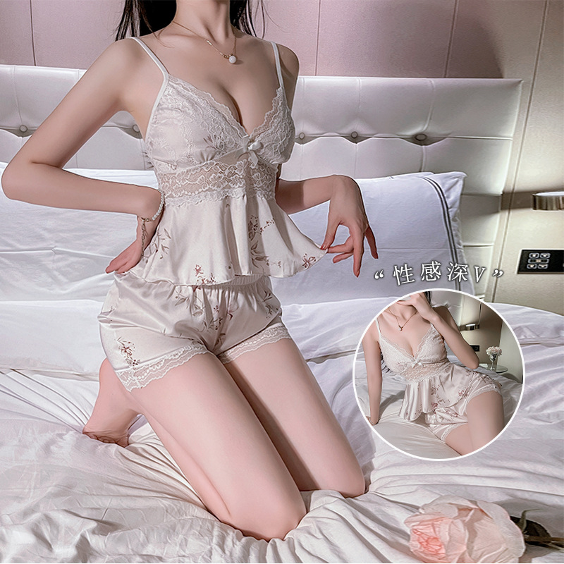 New High-End Sexy Lingerie, Women's Sexy Ice Silk Pajamas, Pure Desire Suspender Shorts, Two-Piece Home Wear Set