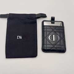 D家のカウンターはプレゼントがいっぱいで、カードバッグの鏡菱格カードバッグのステンレス鏡二合一セットの防塵袋付きギフトボックスです。
