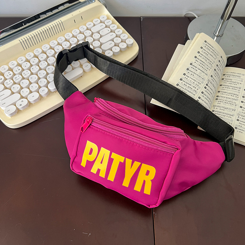 Bolsas coreanas para niños y niñas, letras extranjeras, bolsas de pecho para niños de color sólido, 2025 nuevas bolsas para niños de comercio exterior