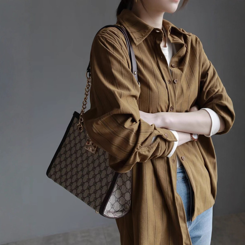 Retro Brown Corduroy Vertical Striped Lapel Long-Sleeved Shirt for Women Autumn and Winter New Layered Inner Top Retro Brown Corduroy Vertical Striped Lapel Long-Sleeved Shirt for Women Autumn and Winter New Layered Inner Top
