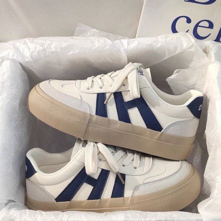 Zapatos blancos de suela gruesa para mujer Otoño 2023 nuevos y versátiles transpirables casuales zapatillas retro zapatillas de deporte de comercio exterior zapatos de mujer