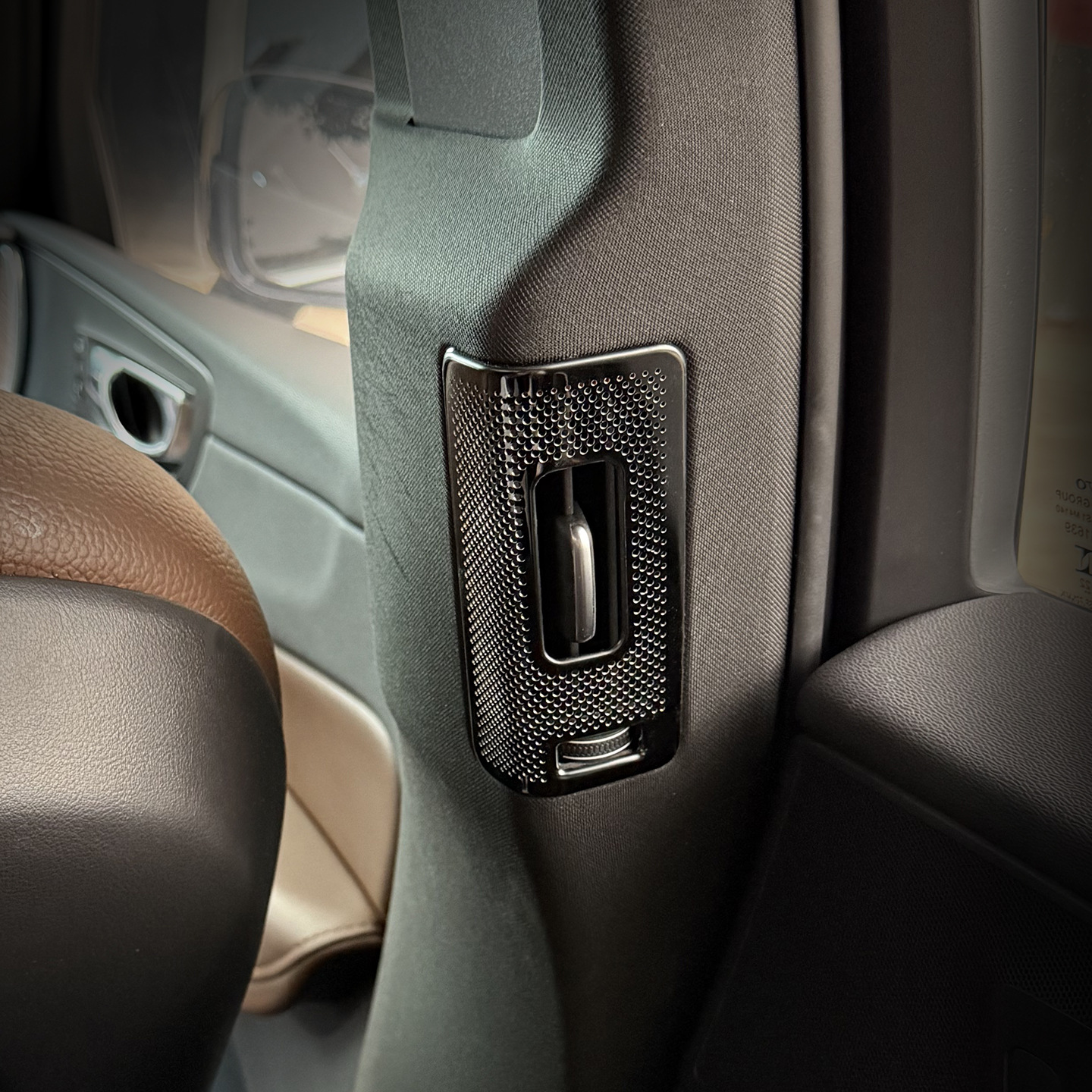 Suitable for Volvo Xc60Xc90S90V90 Center Column Air Outlet Protective Cover B-Pillar Dust Cover Decorative Sticker on Both Sides