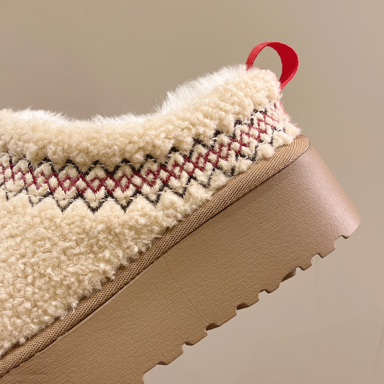 Zapatos de mujer Zapatillas de media caña cerradas con suela gruesa para mujer, otoño e invierno, además de zapatos de algodón cálidos y perezosos de terciopelo para mujer_voghion.com