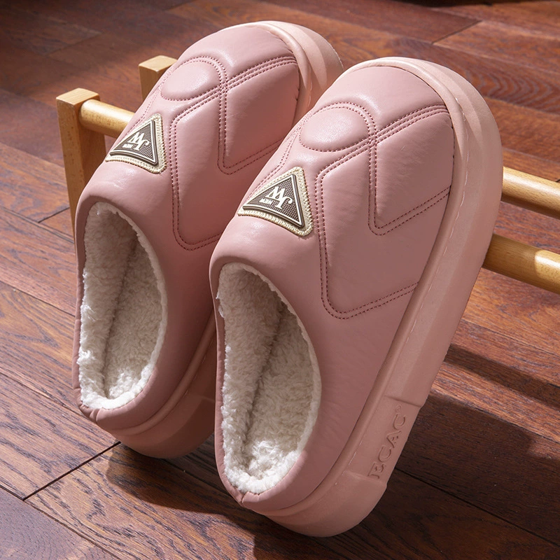2024 новые зимние хлопчатобумажные тапочки мужские женщины противоскользящие теплая домашняя комната плюс бархат хлопчатобумажная обувь на толстой подошве оптом