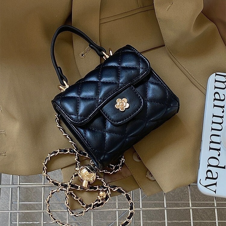 New Fashionable Mini Handbag in Chanel Style, High-End Small Square Handbag for Women, Niche Quilted Chain Versatile Crossbody Bag New Fashionable Mini Handbag in Chanel Style, High-End Small Square Handbag for Women, Niche Quilted Chain Versatile Crossbody Bag