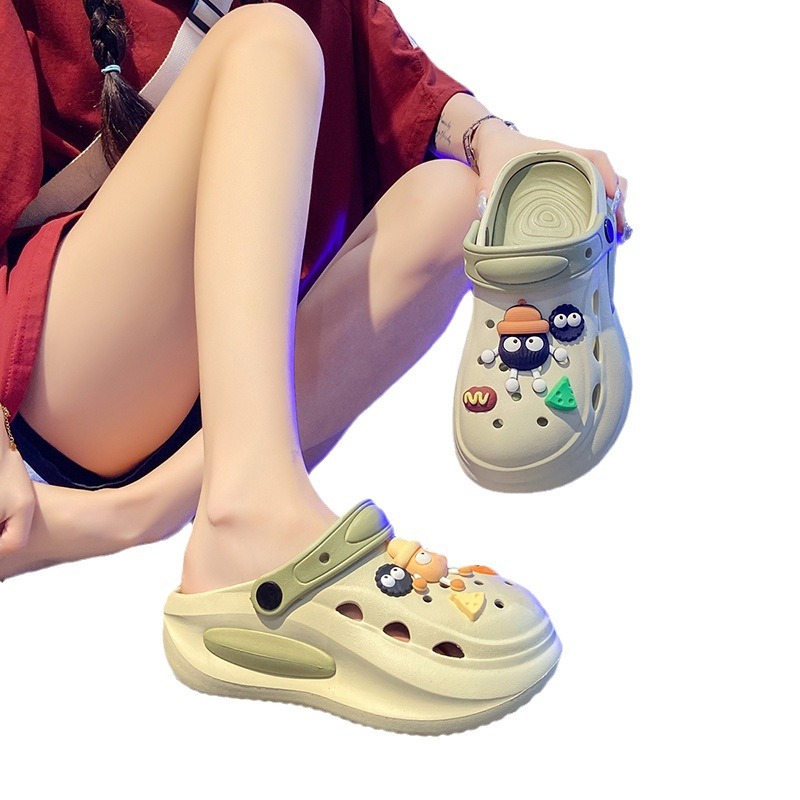 2025 nuevos zapatos con agujeros de tacón alto de suela gruesa para mujer, ropa exterior de verano en la playa Baotou eva sandalias casuales diarias